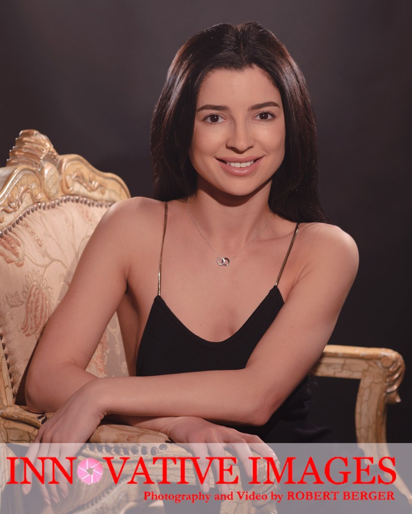 Classic Vintage Portraits-Houston Photography Studio Professional Portrait Photography Studio in Houston-Innovative Images Photography by Robert Berger. Hollywood, Movie Star, Vintage, Classic Professional Portrait Photography.